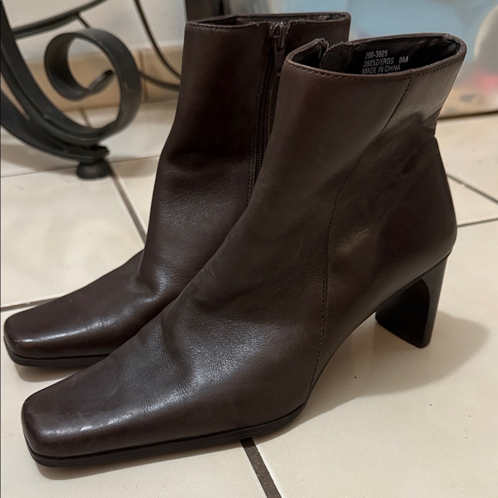 White Mountain Brown Leather Boots